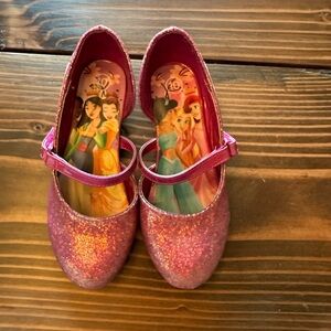 10T Disney princess pink heels. Good condition. Wear and tear shown.